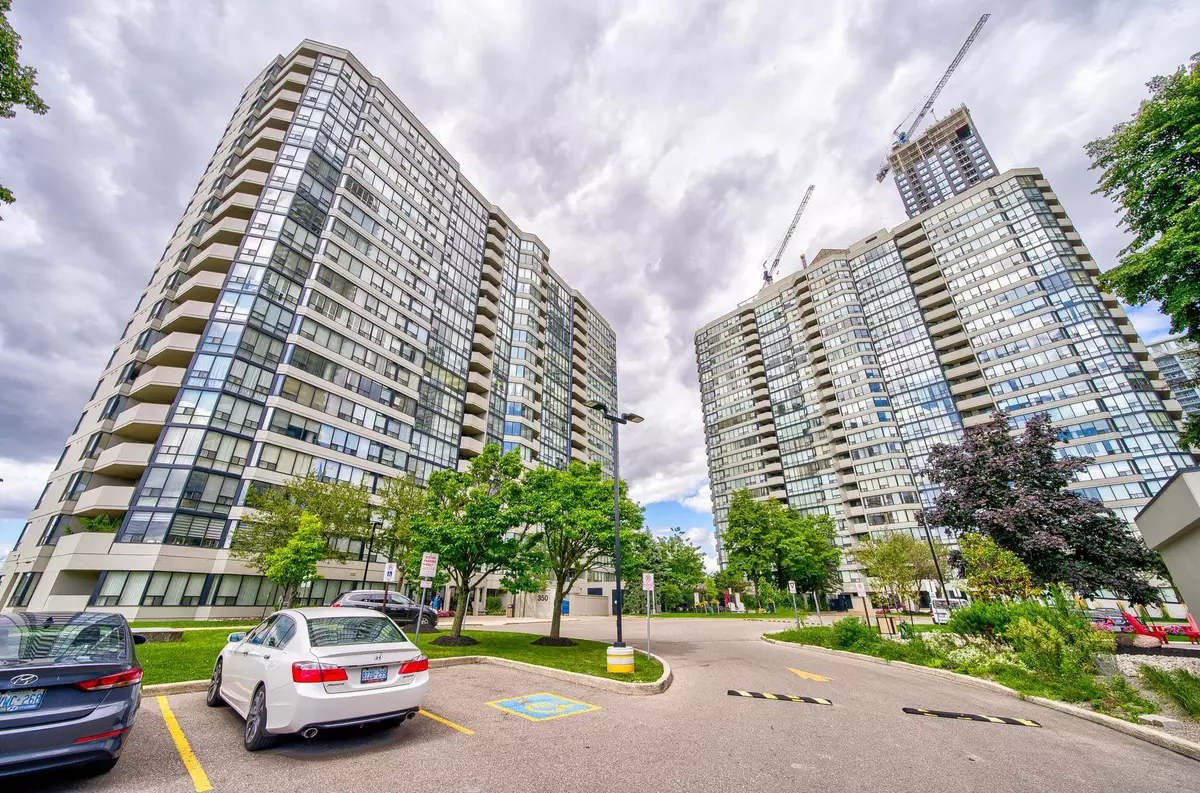 Mississauga, ON L5B 3Y2,350 Rathburn RD W #208