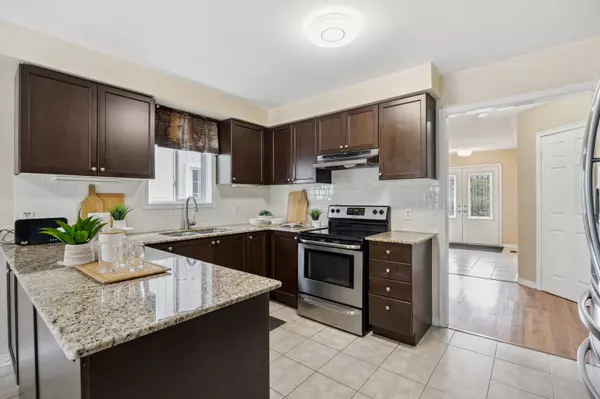 Oshawa, ON L1K 0M3,1555 Glenbourne DR