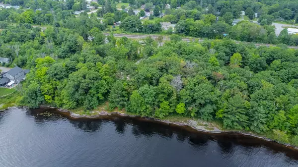 Georgian Bay, ON P0C 1H0,20 Hawkins Point RD