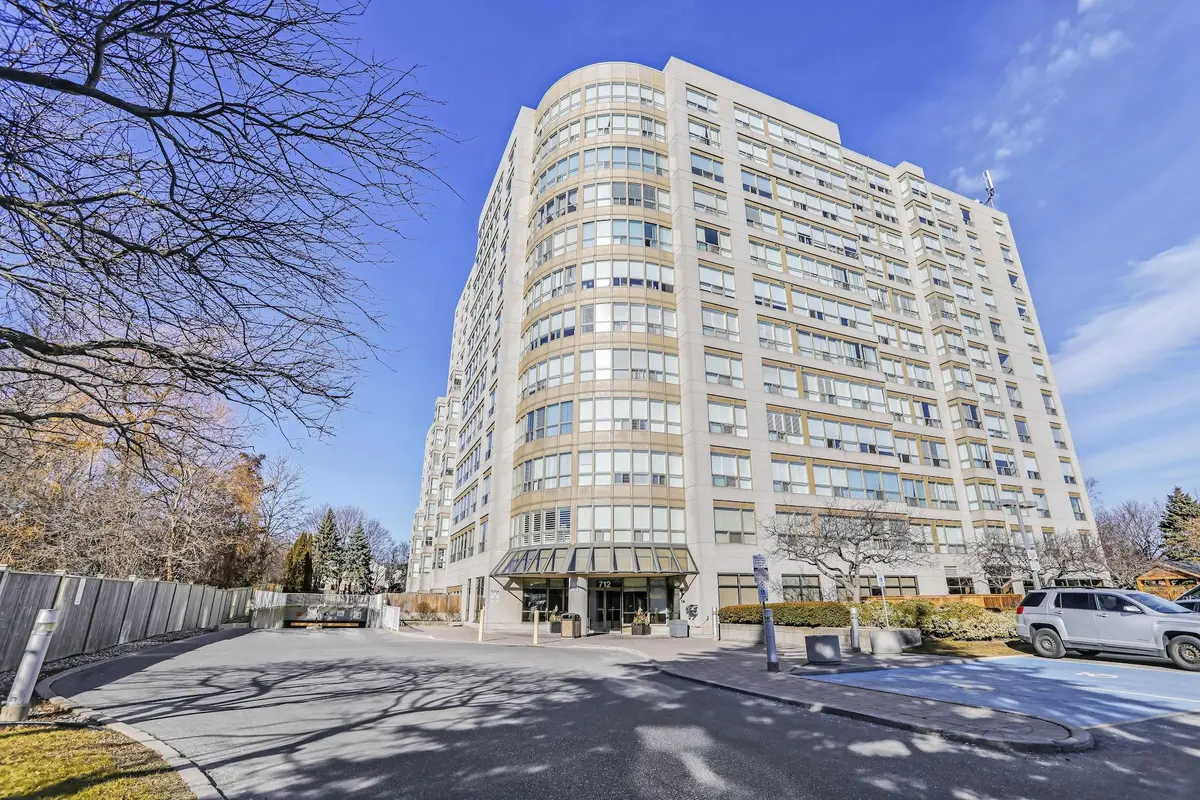 Whitby, ON L1N 9E8,712 Rossland RD E #907