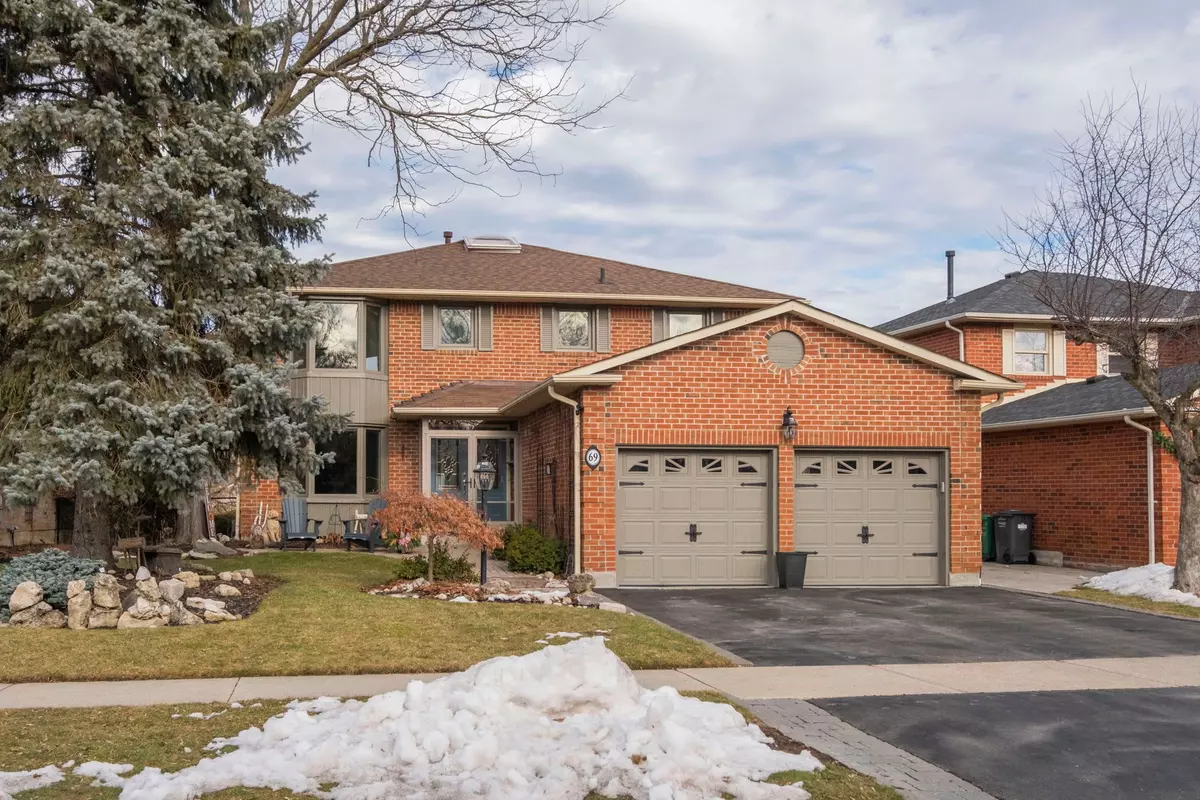 Brampton, ON L6Z 3E3,69 Barr CRES