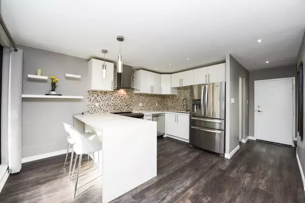 Oakville, ON L6H 2P3,1058 Falgarwood DR #134