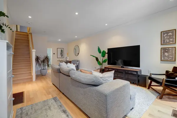 Toronto W02, ON M6H 3C9,407 Salem AVE N