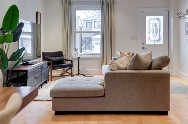 Toronto W02, ON M6H 3C9,407 Salem AVE N