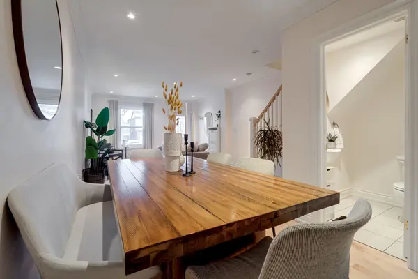 Toronto W02, ON M6H 3C9,407 Salem AVE N