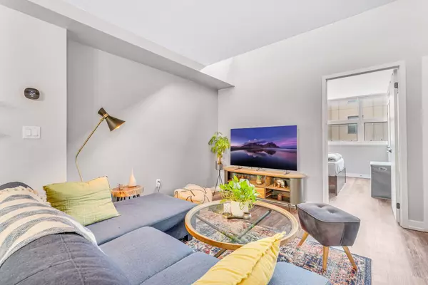 Toronto W02, ON M6H 2B1,1410 Dupont ST #324