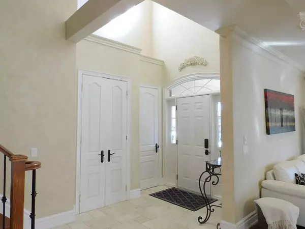 Brampton, ON L6Y 5K8,1606 Hallstone RD