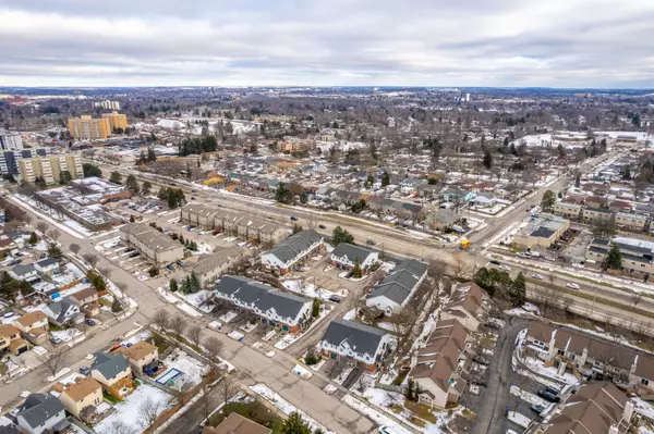 Kitchener, ON N2M 5P8,193 Highland CRES #3