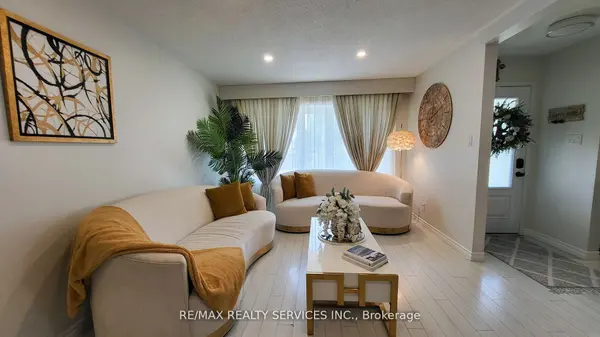 Cambridge, ON N3H 2V2,731 Regent ST