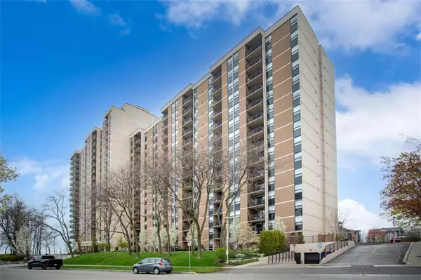 Hamilton, ON L8E 3M6,500 GREEN RD #1015