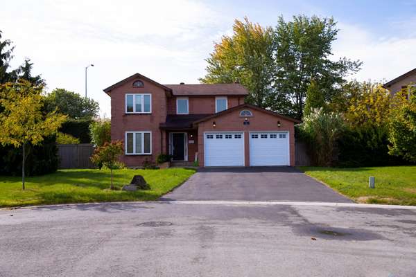 10 Anne CT, Grimsby, ON L3M 5B3