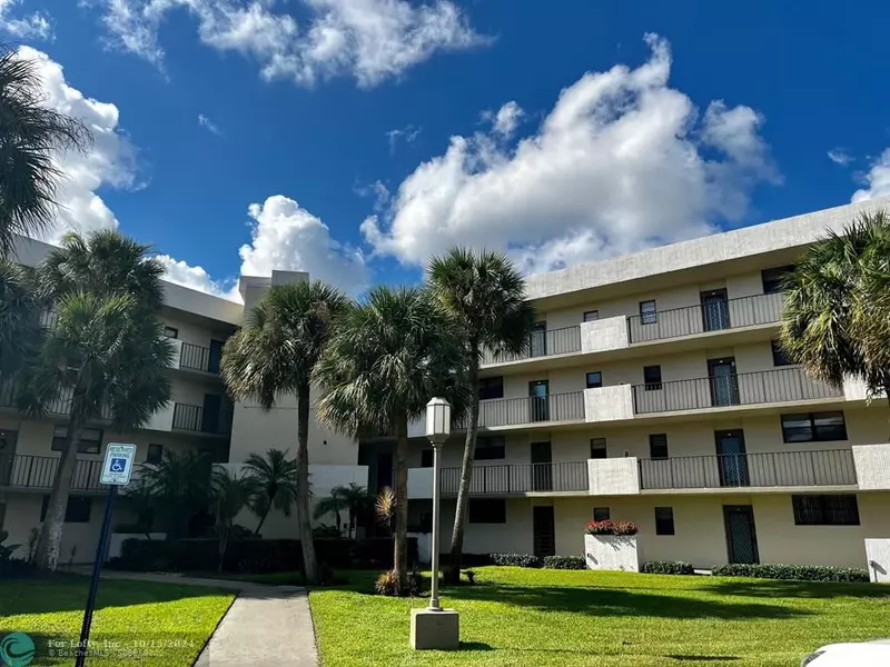 2440 Deer Creek Country Club Blvd  #102, Deerfield Beach, FL 33442