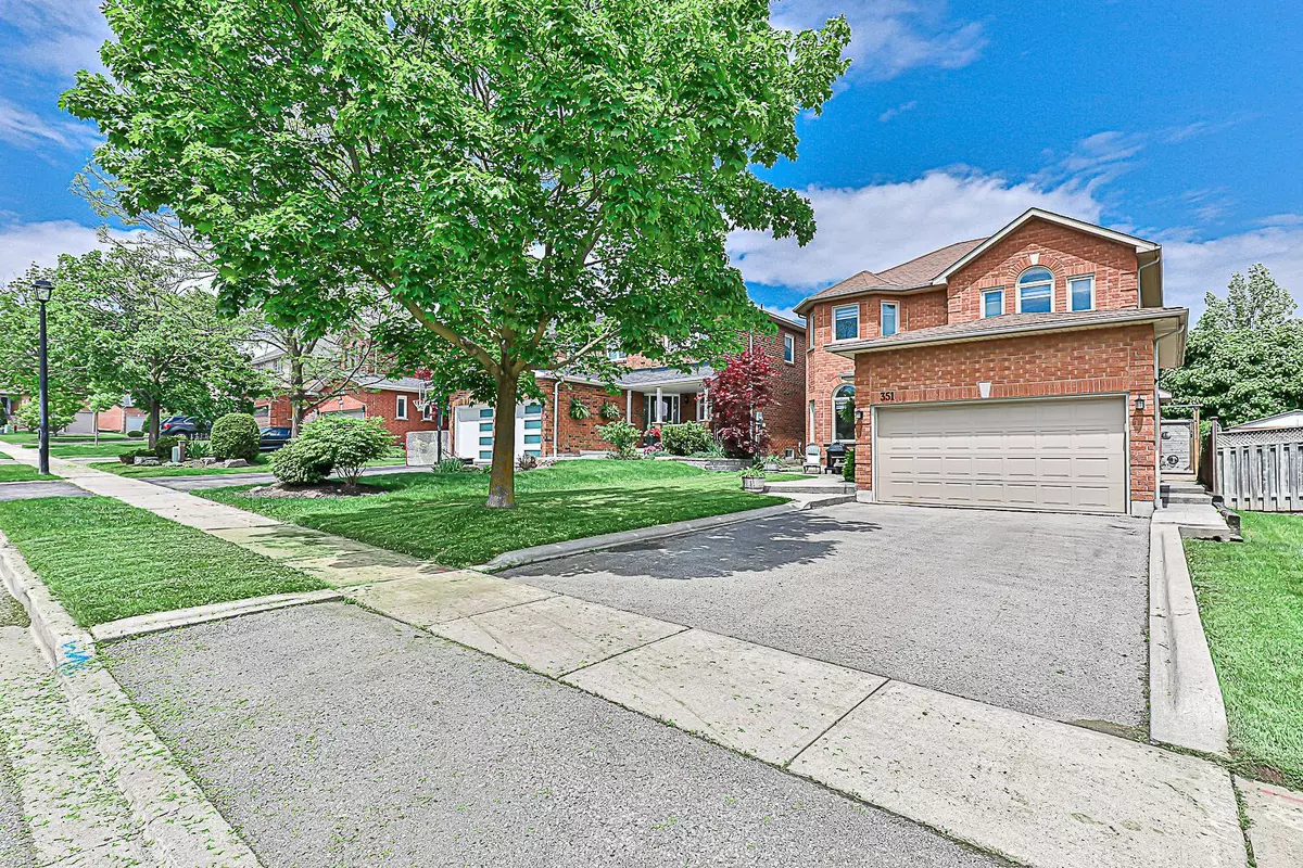 Newmarket, ON L3Y 8M2,351 Harry Beer CT