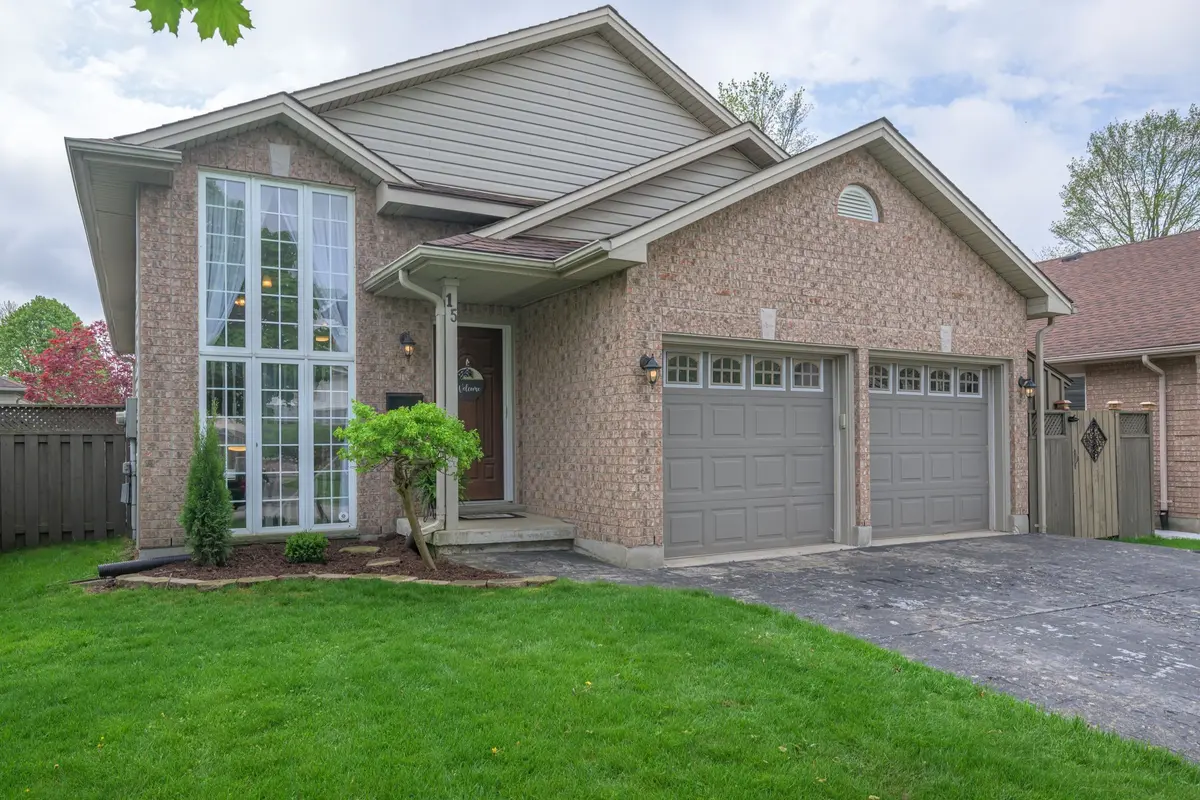 London, ON N5V 4W8,15 Bowcott CRES