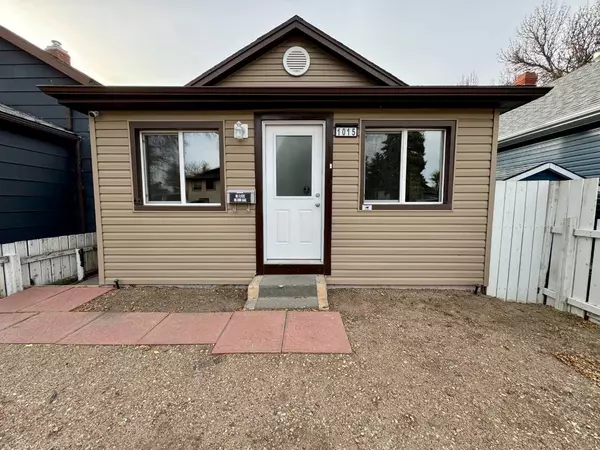 1015 Queen ST Southeast, Medicine Hat, AB T1A1B1