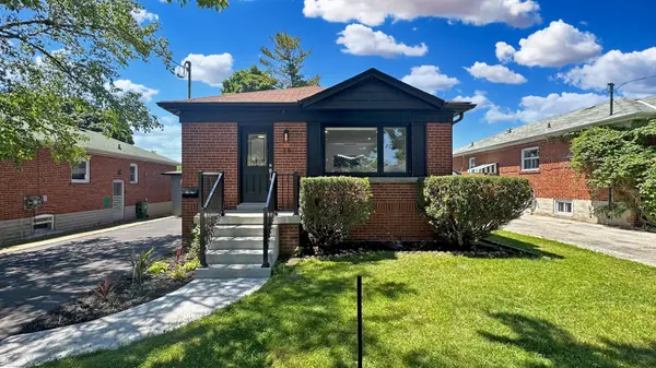 Toronto E04, ON M1P 1P7,38 Vauxhall DR