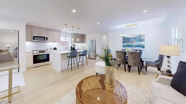 Toronto E04, ON M1P 1P7,38 Vauxhall DR