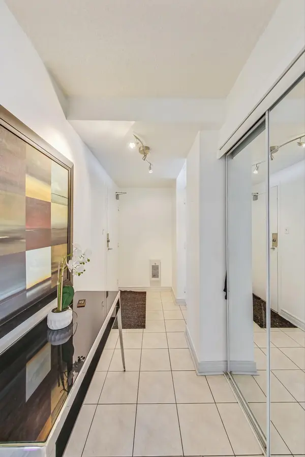 Toronto W04, ON M6M 5C6,3559 Eglinton AVE W #810