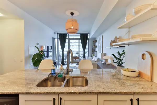 Toronto W01, ON M6S 5B5,105 The Queensway N/A #1001