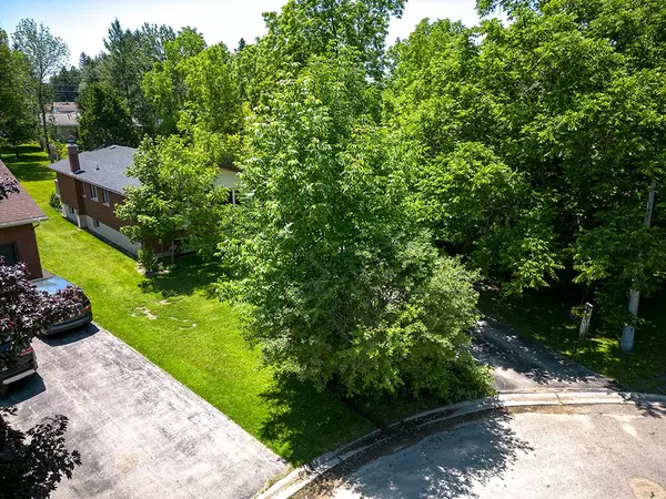 Meaford, ON N4L 1E5,51 Parkview AVE