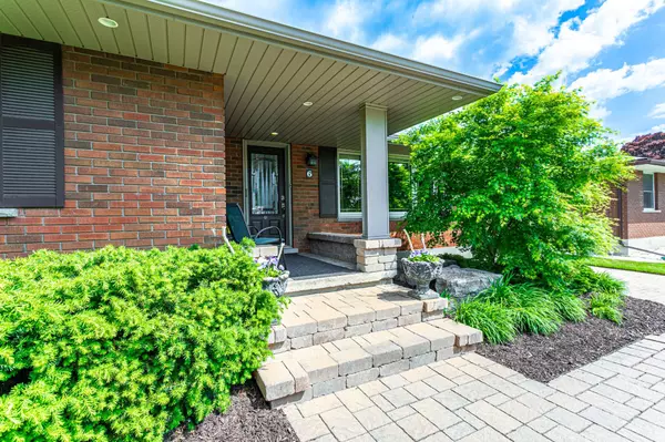 Brantford, ON N3R 5E7,6 Blueridge CRES