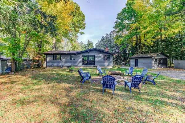 Kawartha Lakes, ON K0M 2T0,6 Cardinal DR