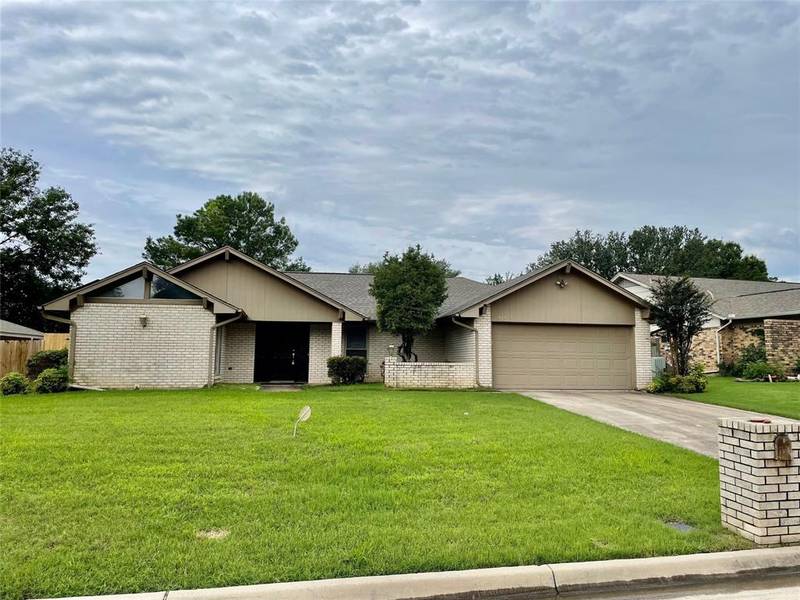 1525 Berkeley Drive, Mansfield, TX 76063