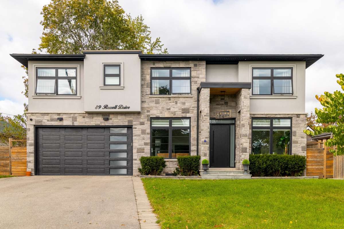 Oakville, ON L6H 1L4,89 Russell DR