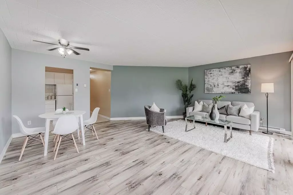 Guelph, ON N1G 2V5,105 Conroy CRES #309