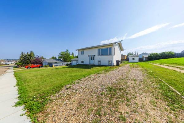 5205 50 ST, Kitscoty, AB T0B2P0