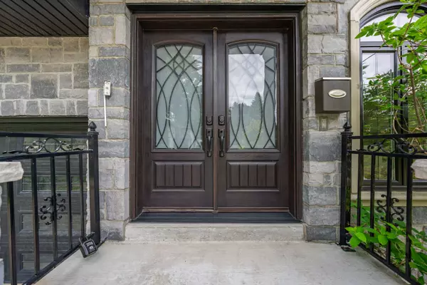 Toronto E04, ON M1L 2X9,18 Westbourne AVE