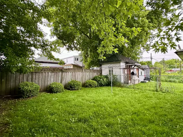 Toronto E04, ON M1K 2L5,6 Woodfern DR