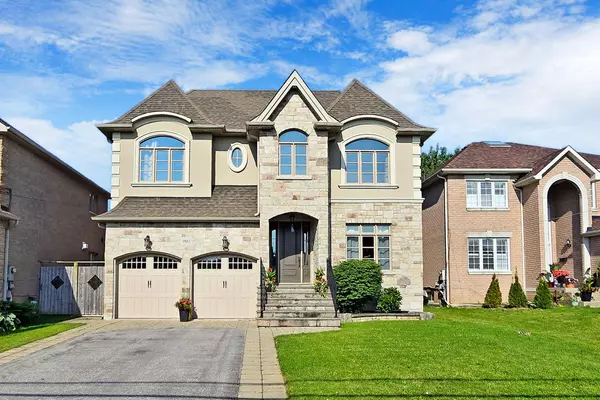 Pickering, ON L1V 1L4,1810 Woodview AVE