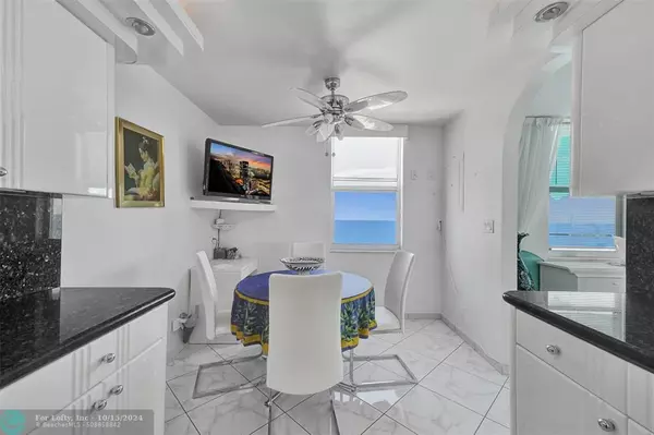 Hallandale Beach, FL 33009,1920 S Ocean Dr  #16B