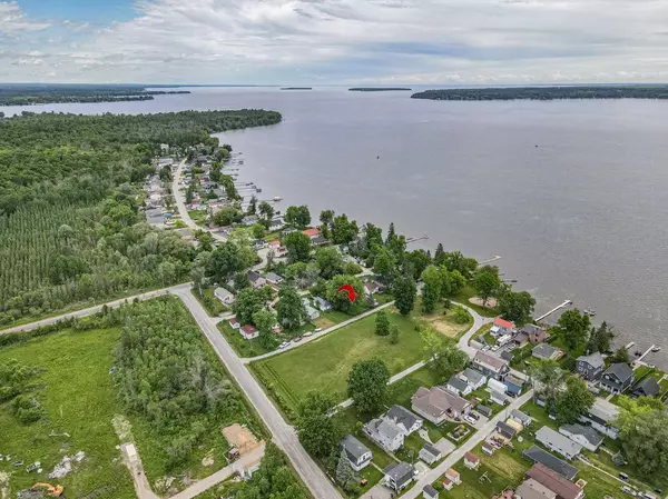 Innisfil, ON L0L 1K0,1059 Park PL