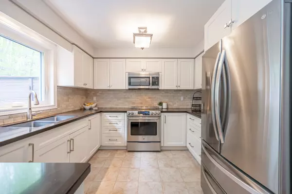 Barrie, ON L4N 9R8,31 Crimson Ridge RD