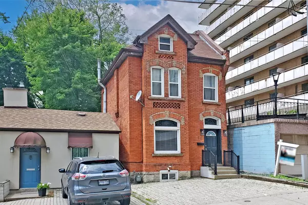 Hamilton, ON L8P 3N5,98 Hess ST S