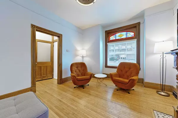 Hamilton, ON L8P 3N5,98 Hess ST S