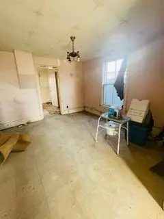 Hamilton, ON L8L 5A1,101 Cathcart ST