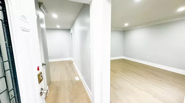 Hamilton, ON L8T 3W6,160 Brentwood DR