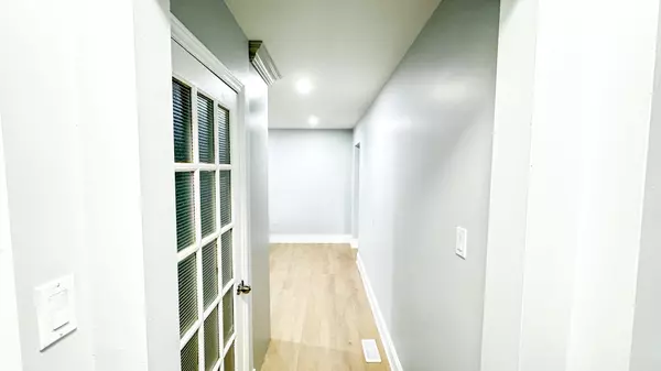 Hamilton, ON L8T 3W6,160 Brentwood DR