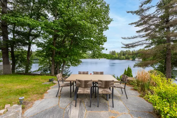 Lake Of Bays, ON P0B 1A0,1022 Kelly RD