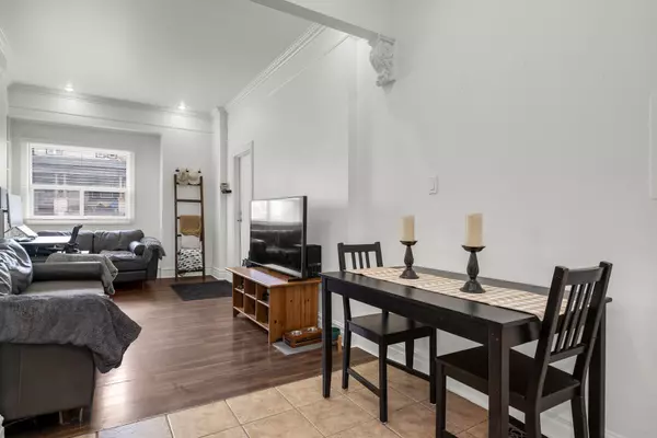 Hamilton, ON L8P 1J7,279 Main ST W