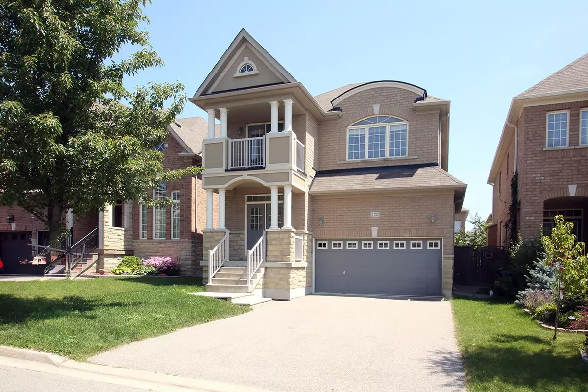 Bradford West Gwillimbury, ON L3Z 2A5,122 Mccann CRES