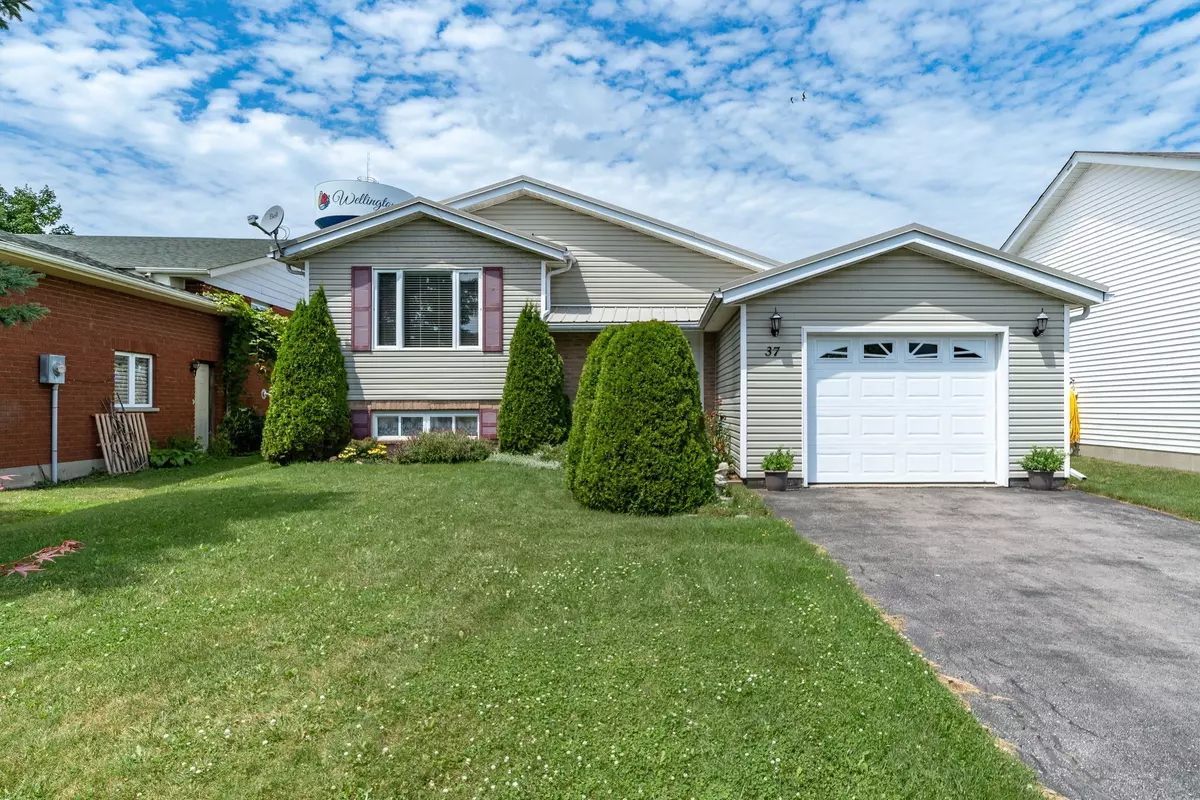 Prince Edward County, ON K0K 3L0,37 Harbourview CRES