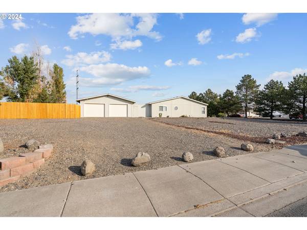 Umatilla, OR 97882,433 PINE TREE AVE