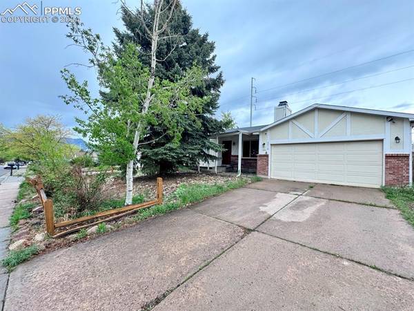 2018 N Whitehorn DR, Colorado Springs, CO 80920