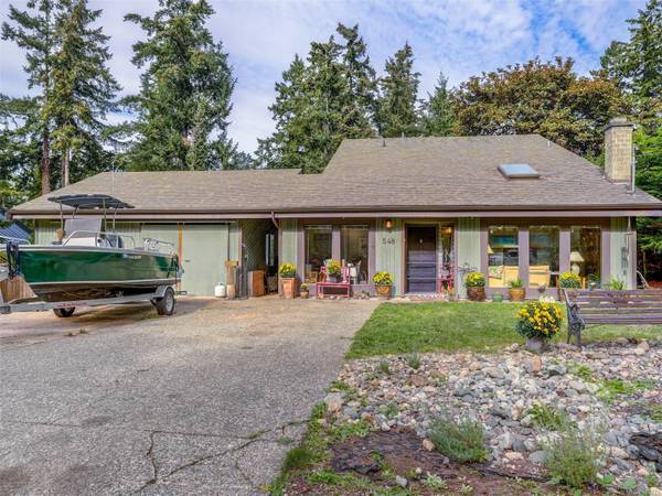 548 Cromar Rd, North Saanich, BC V8L 5M5