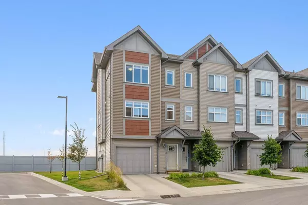 72 Copperstone Common SE, Calgary, AB T2Z 5E4