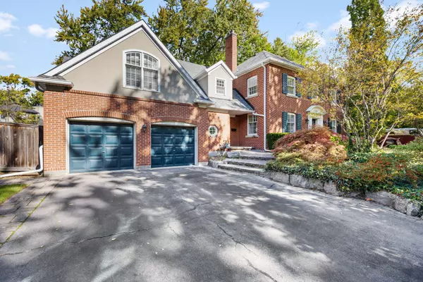 Burlington, ON L7N 1S4,257 Roseland CRES